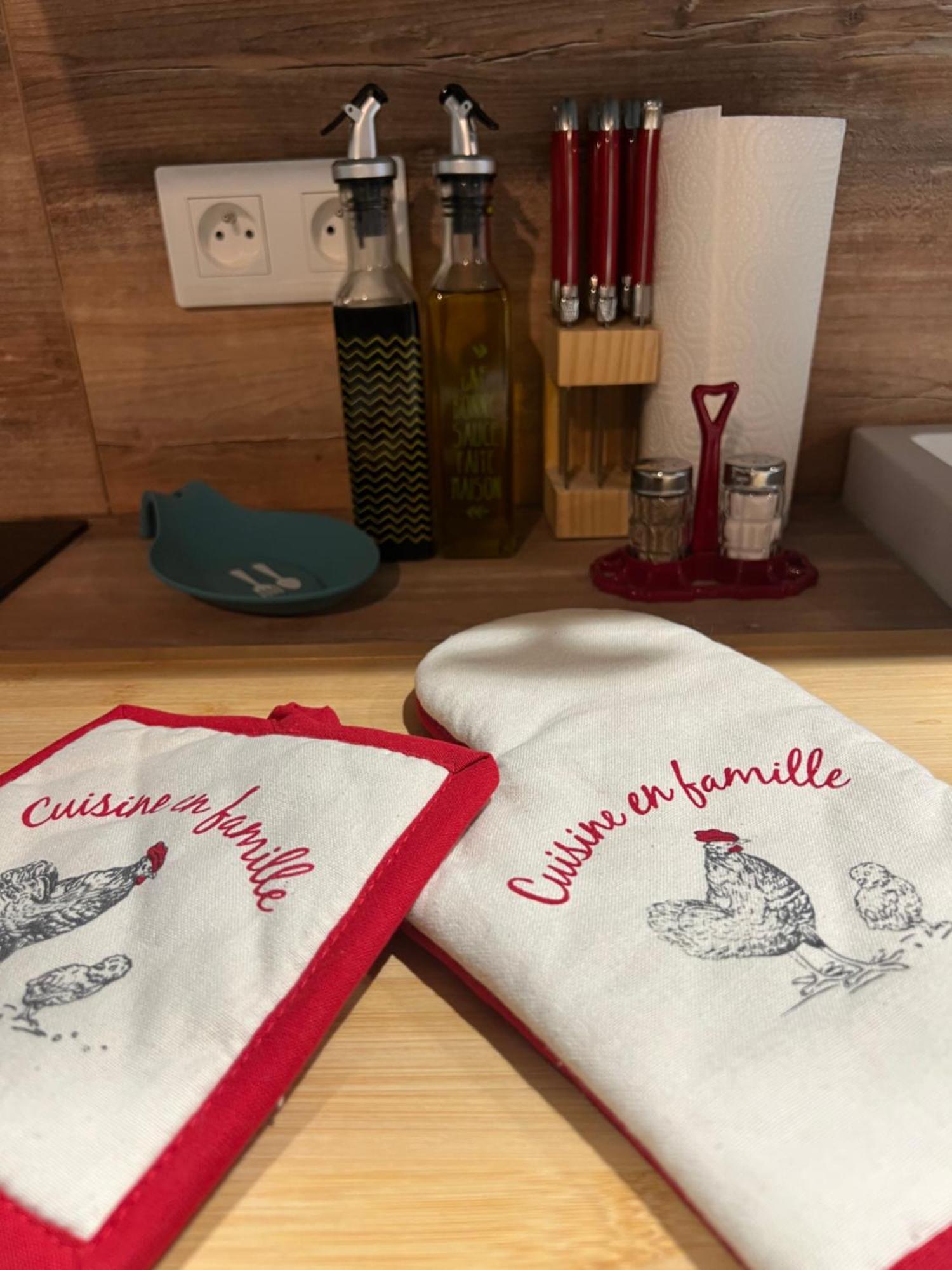 Le Citadin Bourguignon Guest House Toucy ภายนอก รูปภาพ