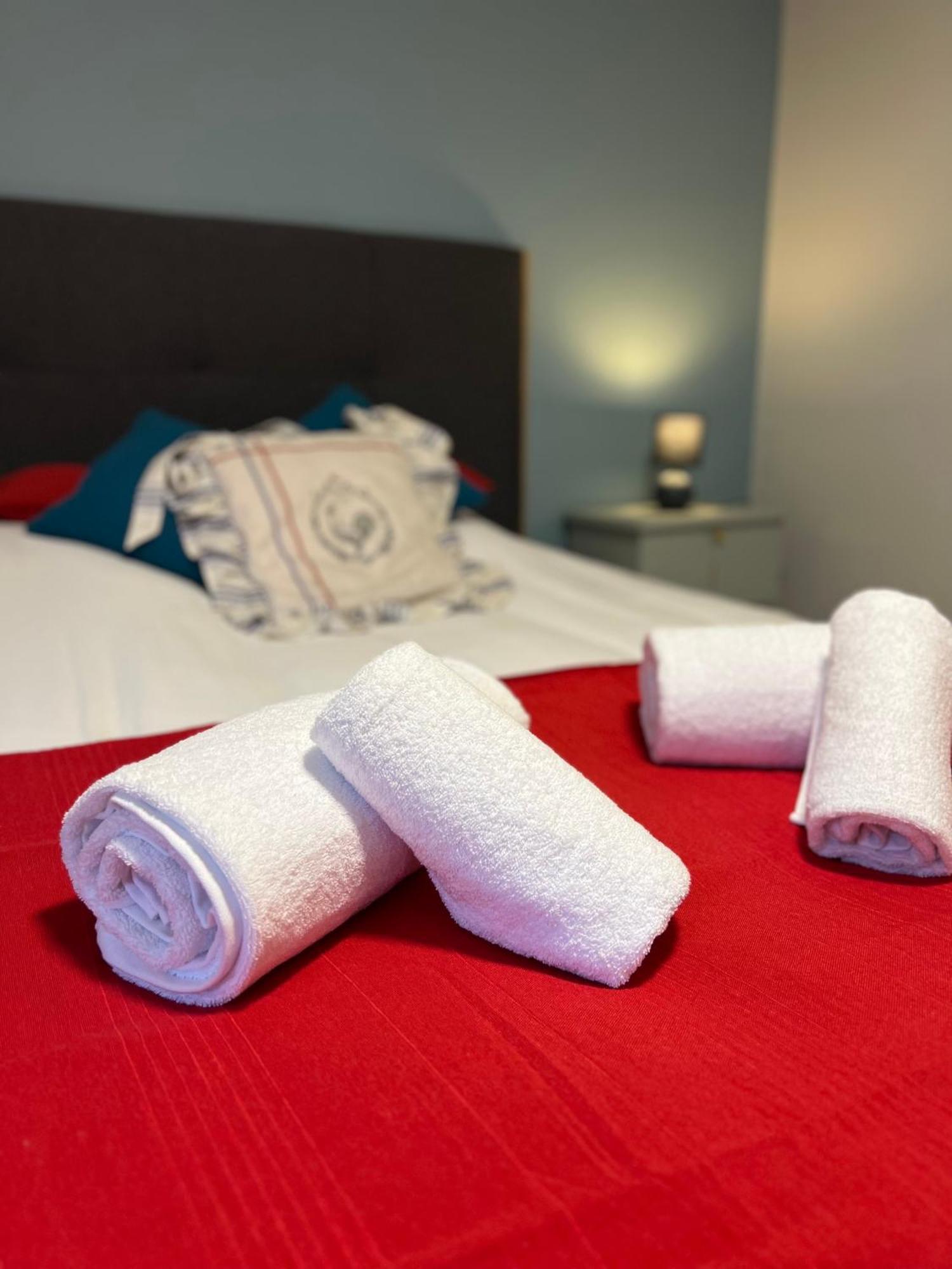 Le Citadin Bourguignon Guest House Toucy ภายนอก รูปภาพ